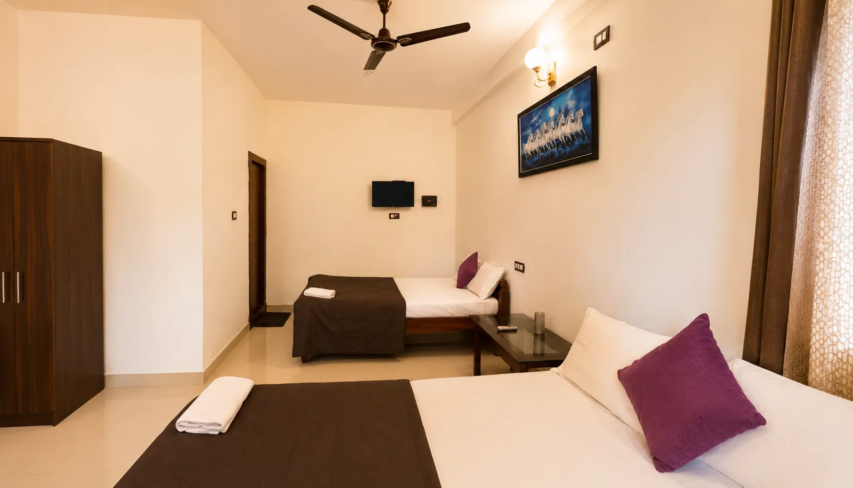 3-Sharing Room 2