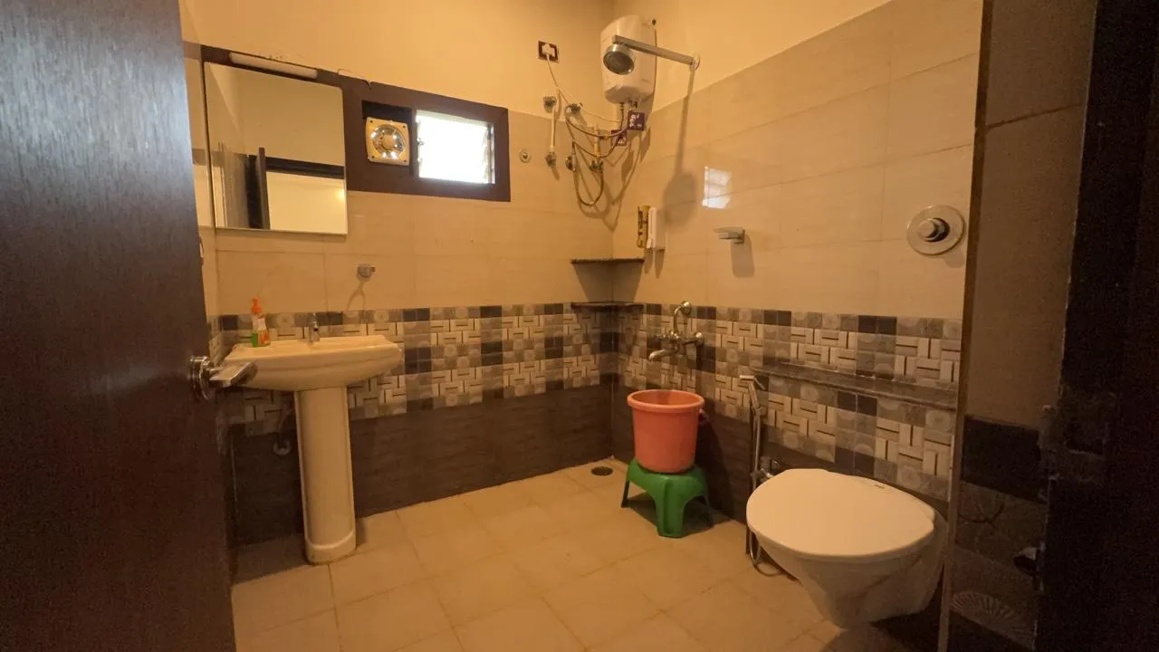 4-Sharing Room 5