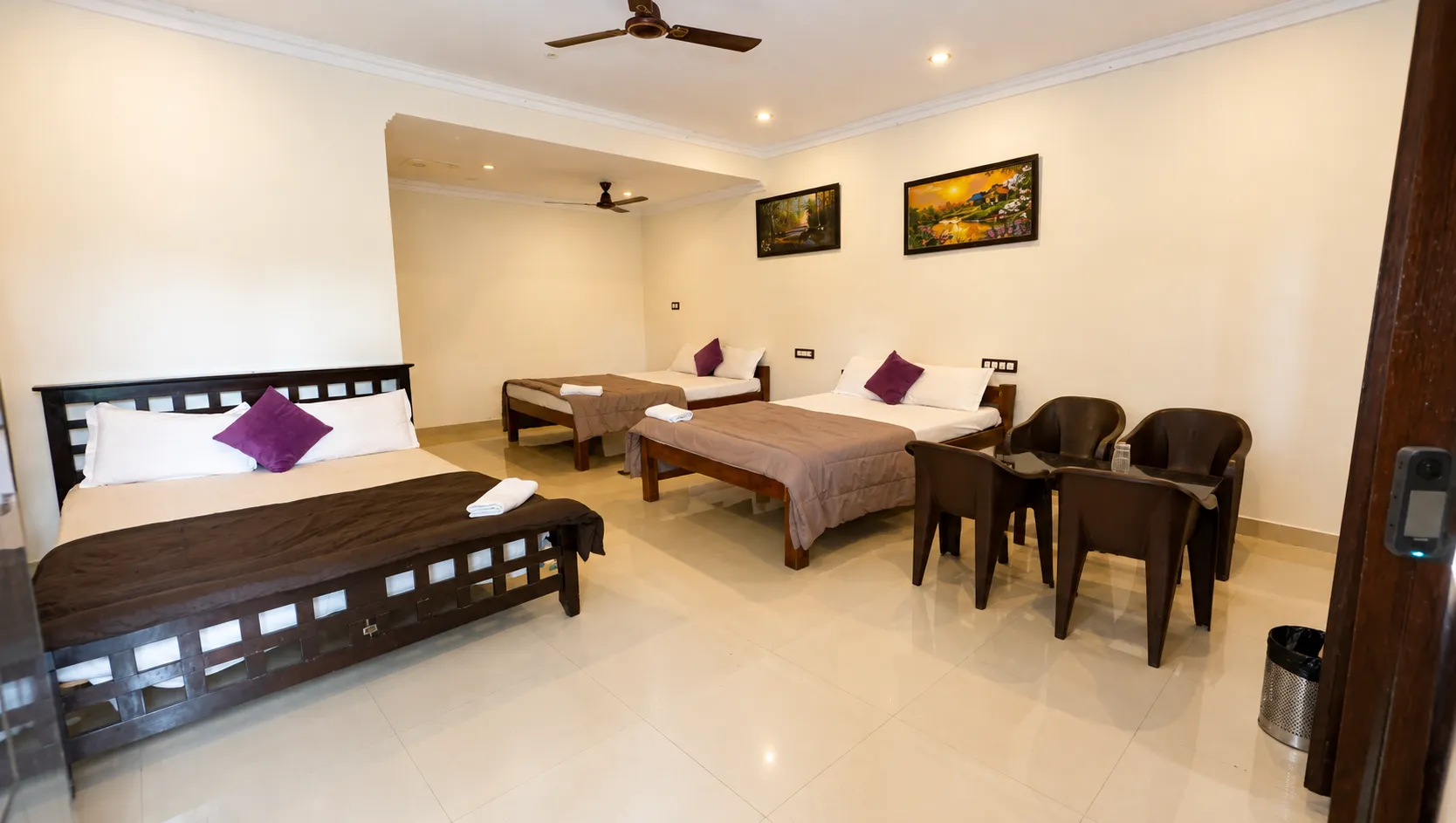 5-Sharing Room 3